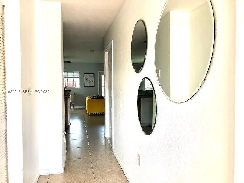 Building Photo - 3071 Riverside Dr #11