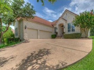 18 Falling Oaks Trl, The Hills, TX 78738
