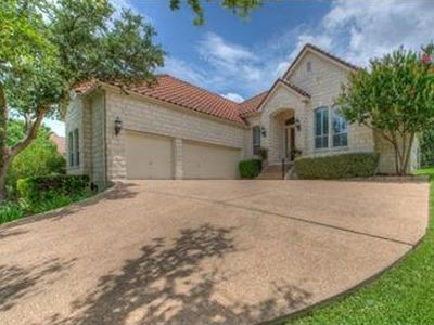 18 Falling Oaks Trl, The Hills, TX, 78738