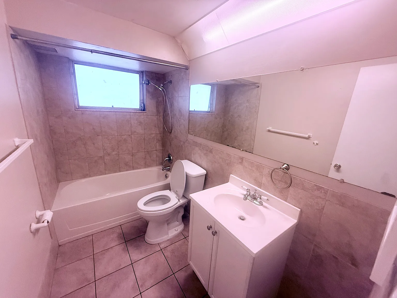 2 bed, 1.5 bath, 1037 sqft, $1,300 — Photo 3