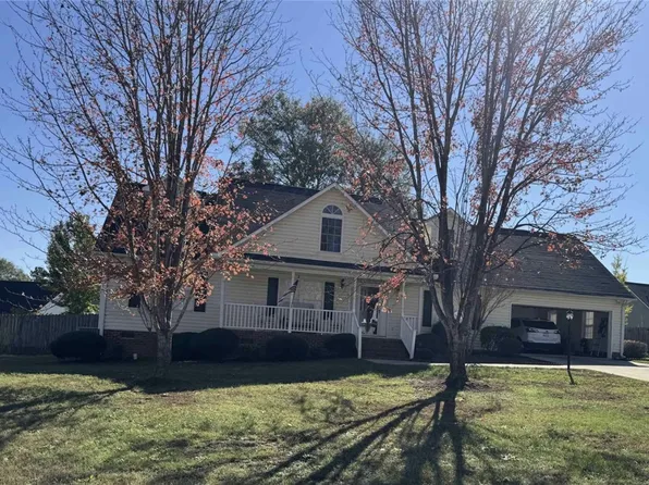 120 Amberwood Dr, Anderson, SC 29621