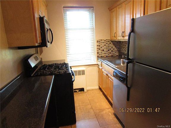 3rd image of 1531 Central Park Ave APT C1