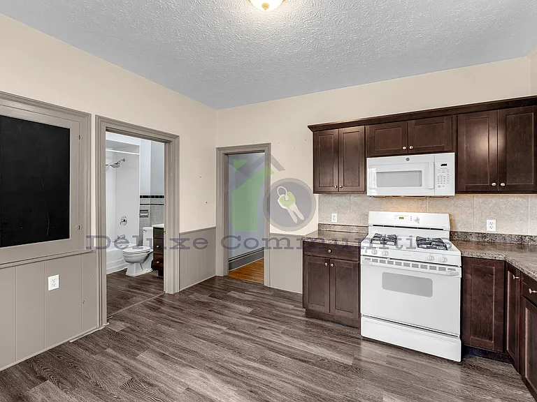 745 Jackson St NW — Photo 8