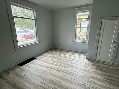 1014 Huffman St #1 — Photo 3