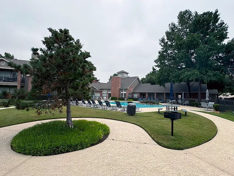 Indian Creek Apartments — Photo 30