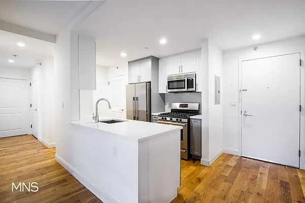 Rented by MNS Marketing | media 2