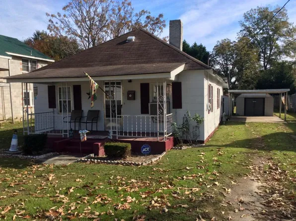 335 S Burlington St, Saint Pauls, NC 28384