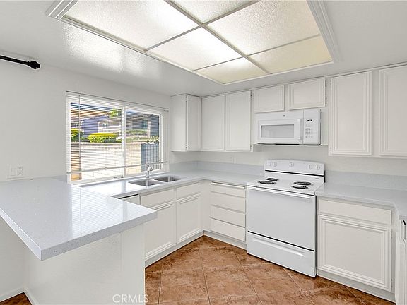 5th image of 11420 Benton St