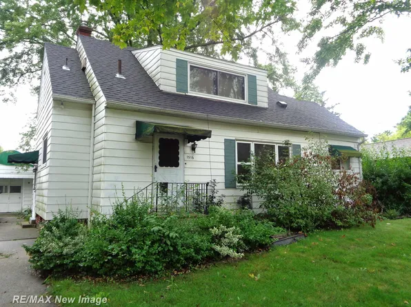 1516 Bay St, Saginaw, MI 48602