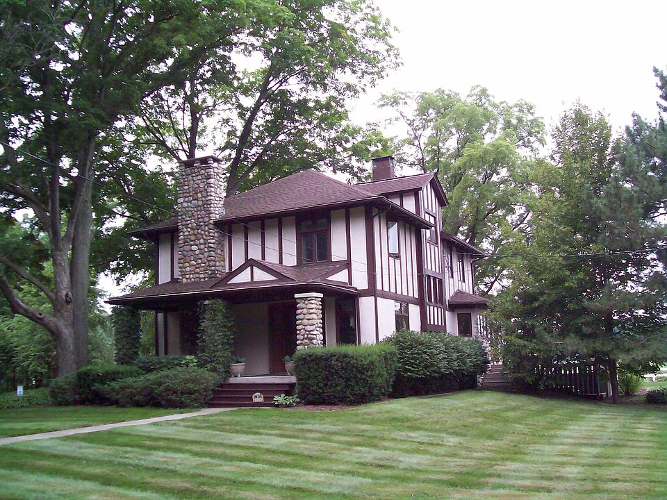 Grand home!