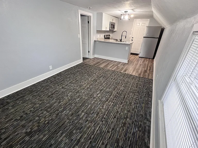 417 S Sheldon St — Photo 21
