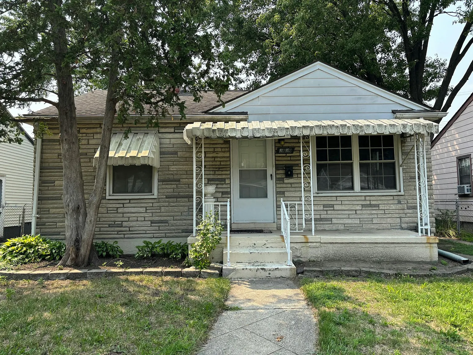 2629 McDowell St photo 1