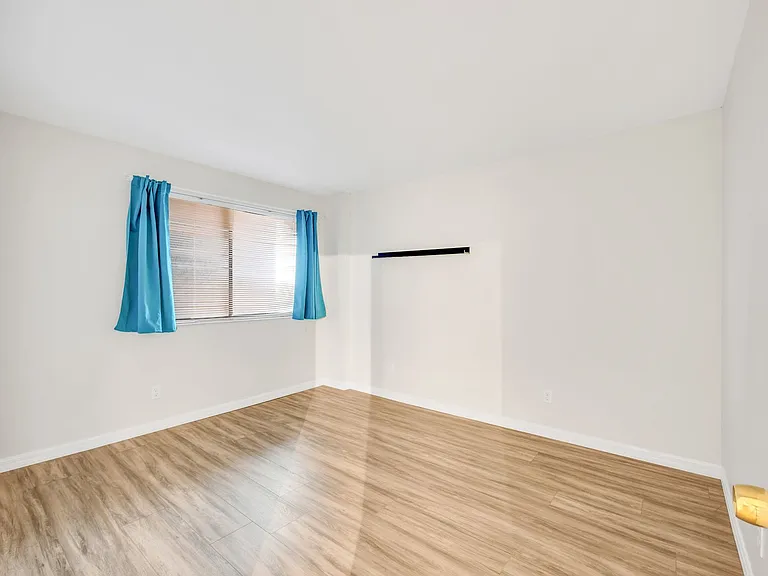201 W Laurel St #607 — Photo 8