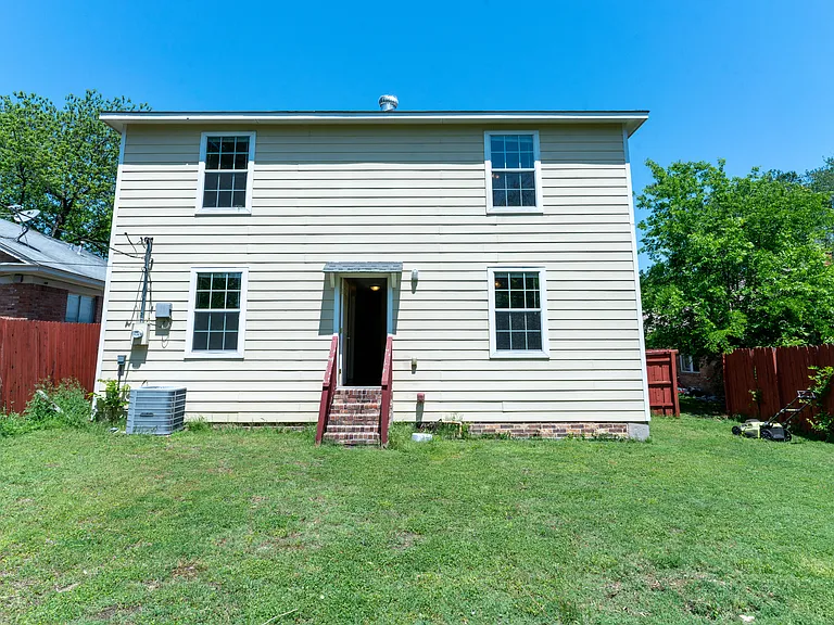 2746 Kingston St — Photo 21