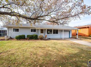 1805 SW Prairie Rd, Topeka, KS 66604