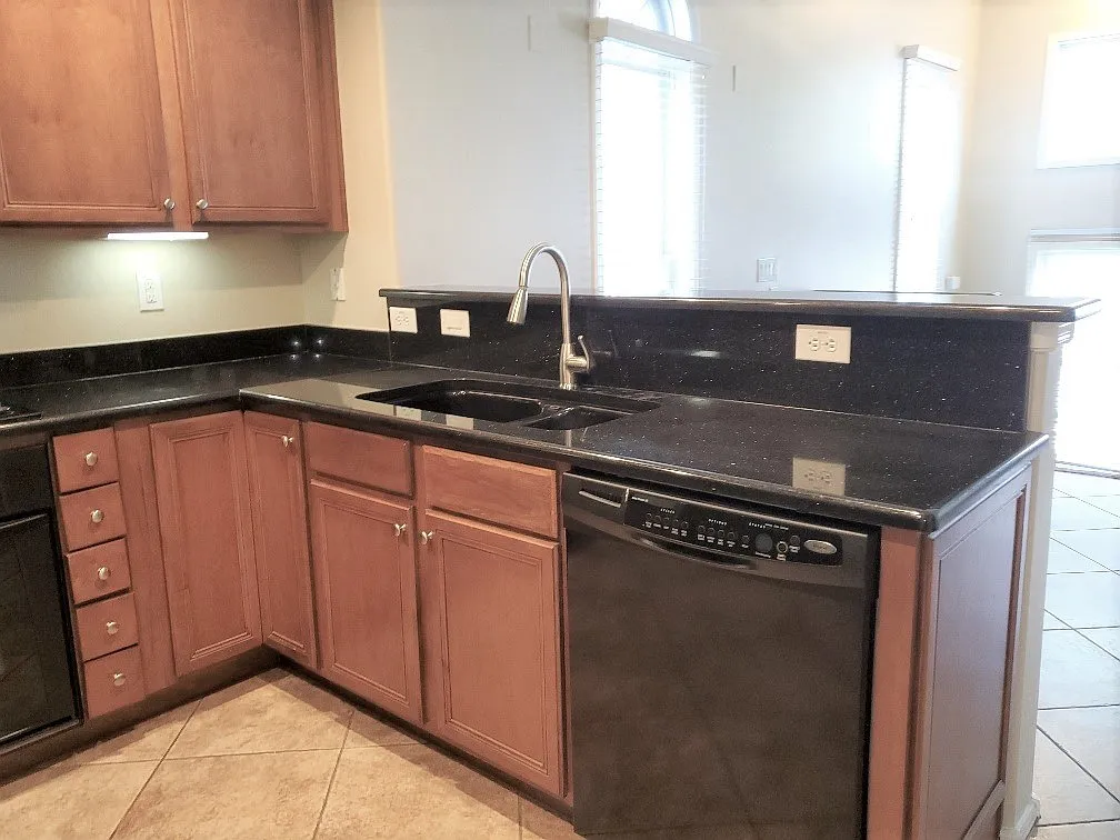 3 bedroom townhouse in Phoenix with a huge Den — Photo 1