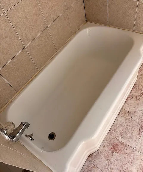 BOTH BATHS HAVE FULL TUB