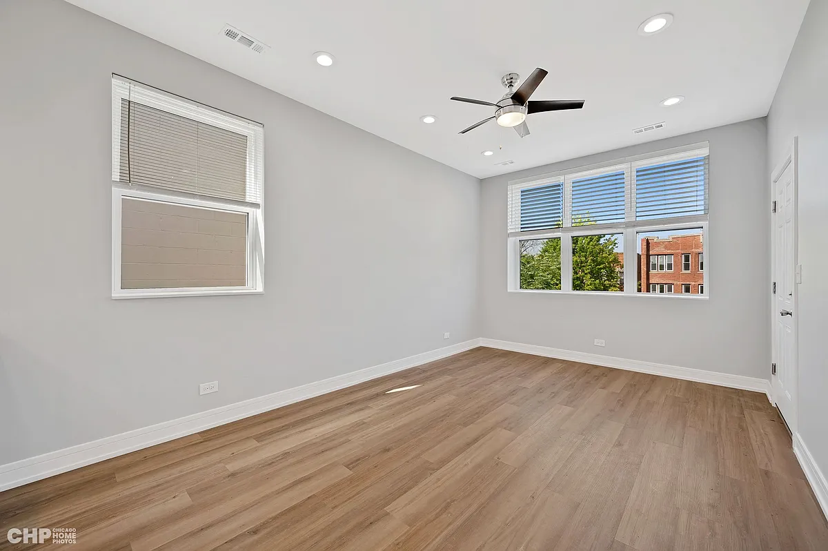 Building Photo - 4153 S Prairie Ave #2