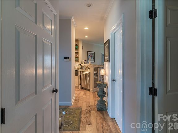 3rd image of 1113 Torrence Cir