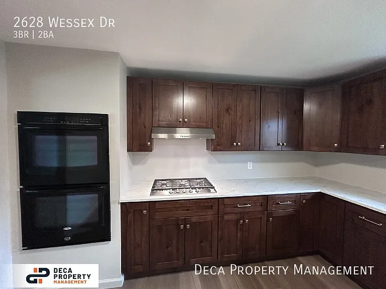 2628 Wessex Dr — Photo 9