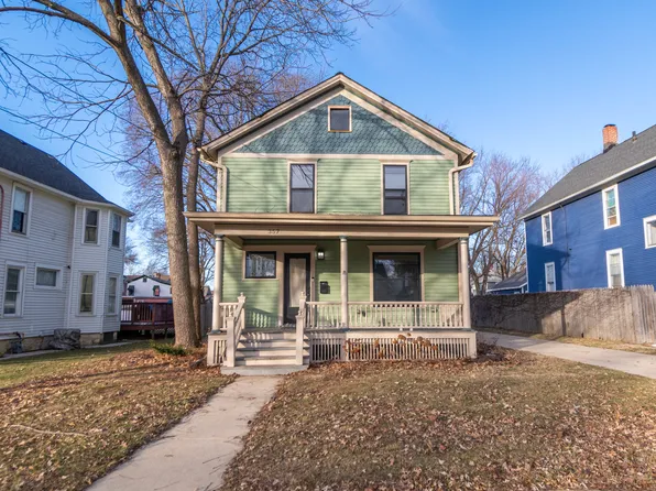 357 W Park Ave, Aurora, IL 60506