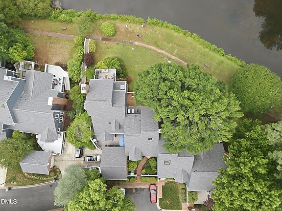 5th image of 7523 Wellesley Park S