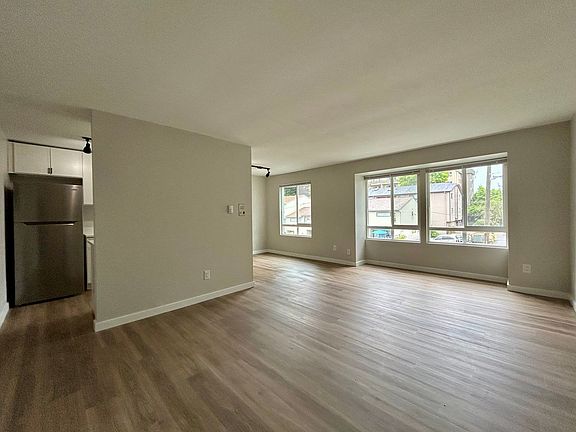 2nd image of 3055 NE 140th St APT 3