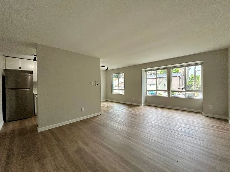 Mar-Ella 10-unit — Photo 2