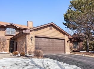 106 Indian Trail Dr, Westmont, IL