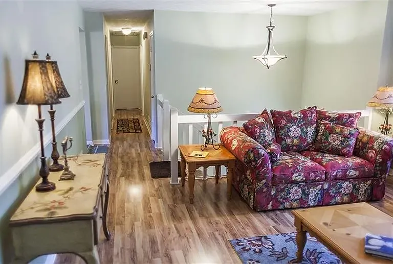 Ember Cir — Photo 7