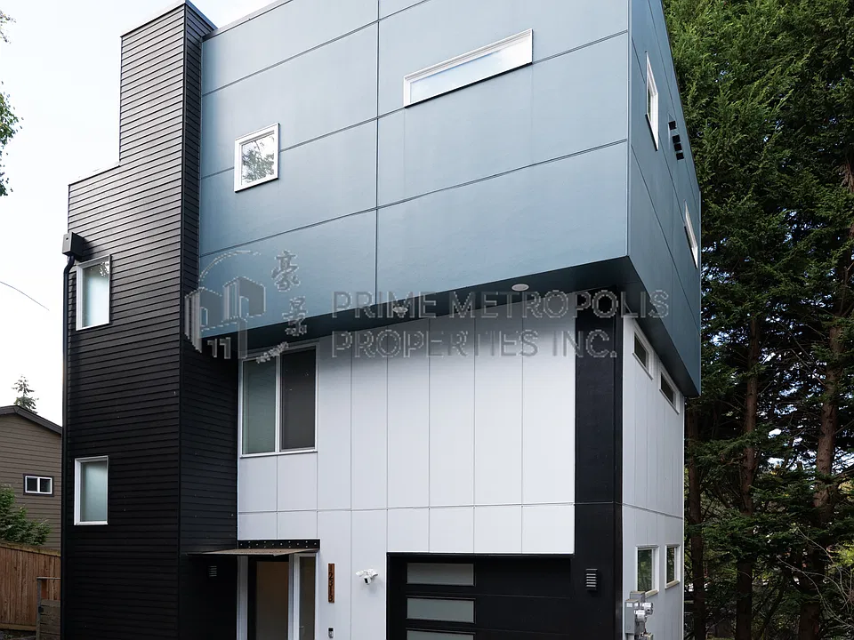 12313 14th Ave NE