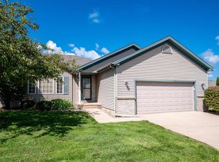 2110 W Jubilee Ln, Dunlap, IL 61525