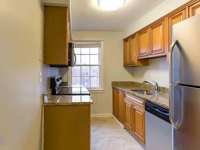 2103 Suitland Ter SE #201 — Photo 8