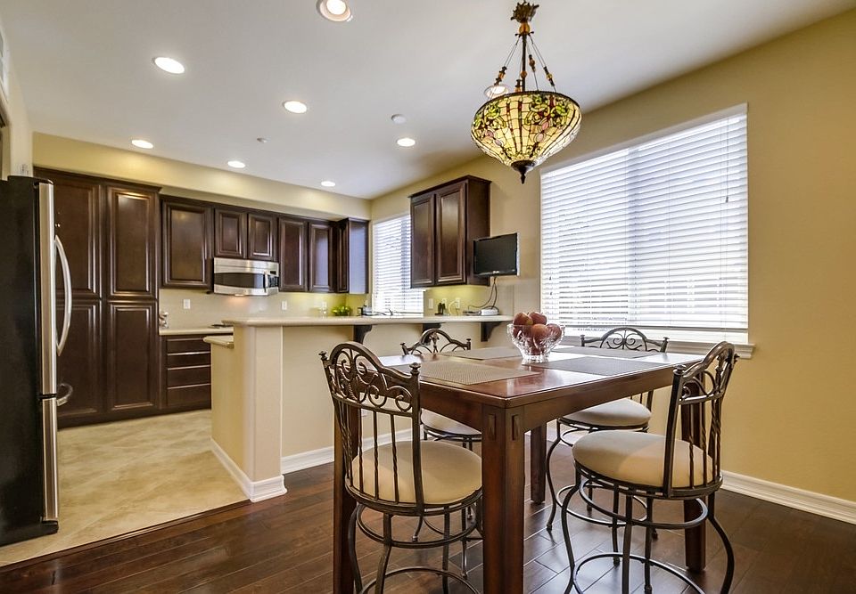 1st image of 2985 Pacific Palm Way