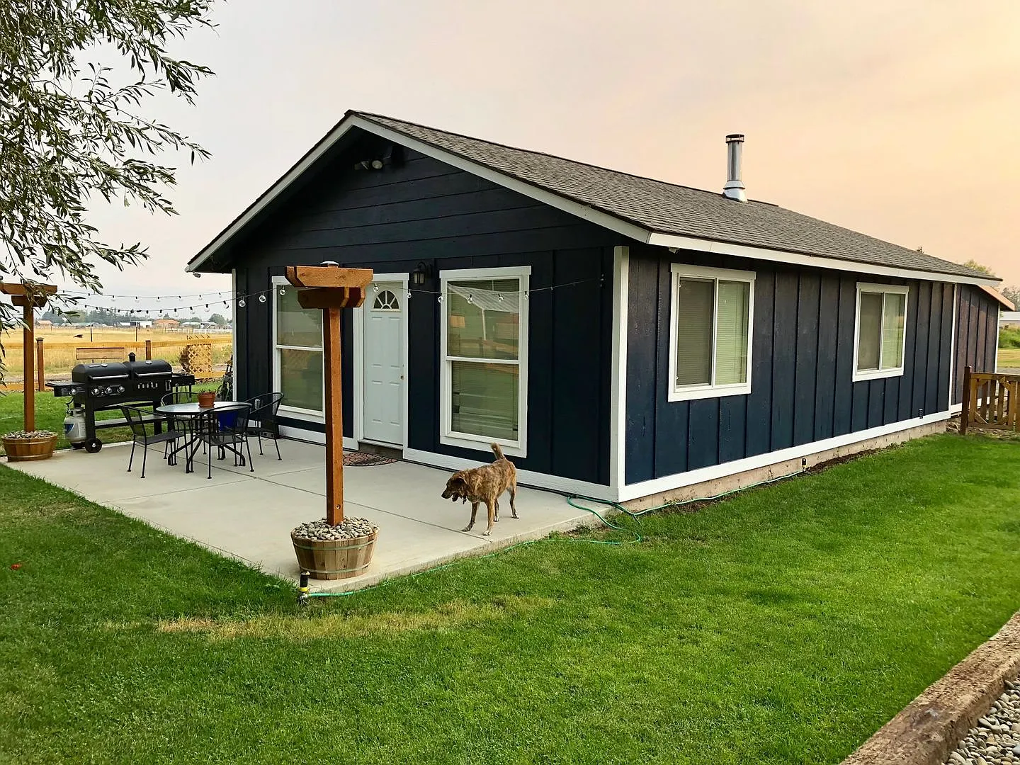 Country Cottage for Lease on 1.42 Acres — Photo 3