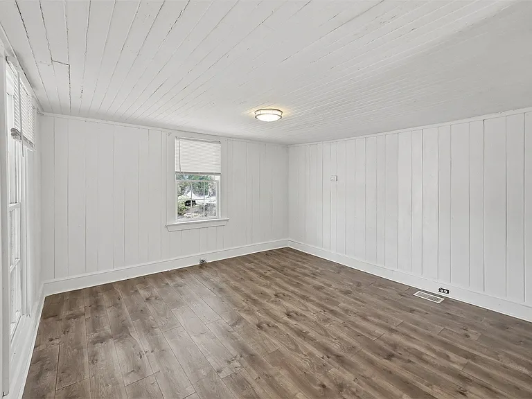 1547 Joyner Ave SE — Photo 7