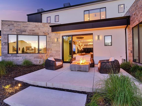 4th image of 5708 Avenida Robles