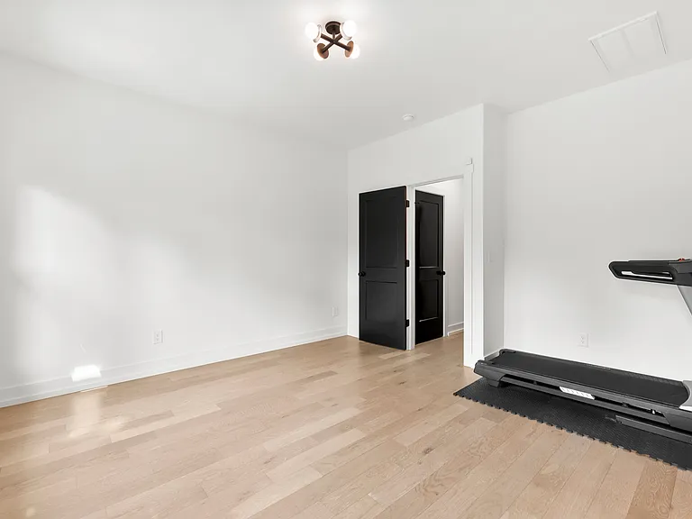 2703 Parkway Ave — Photo 6