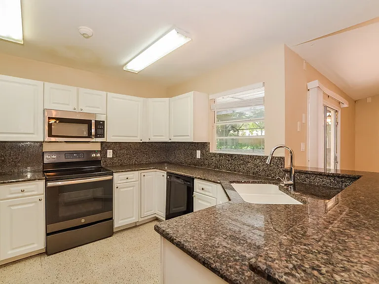 5010 Lighterwood Ct — Photo 6