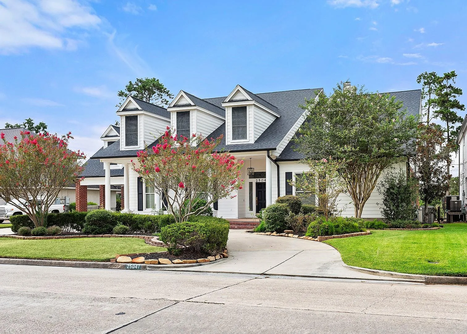 5 bed, 4867 sqft, $7,500 — Photo 3