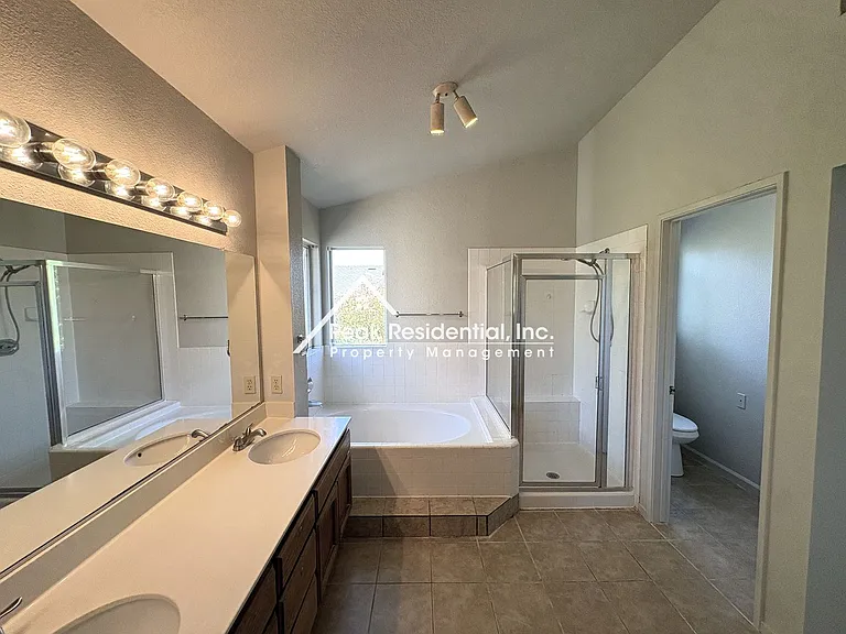 5621 Summit Dr — Photo 23