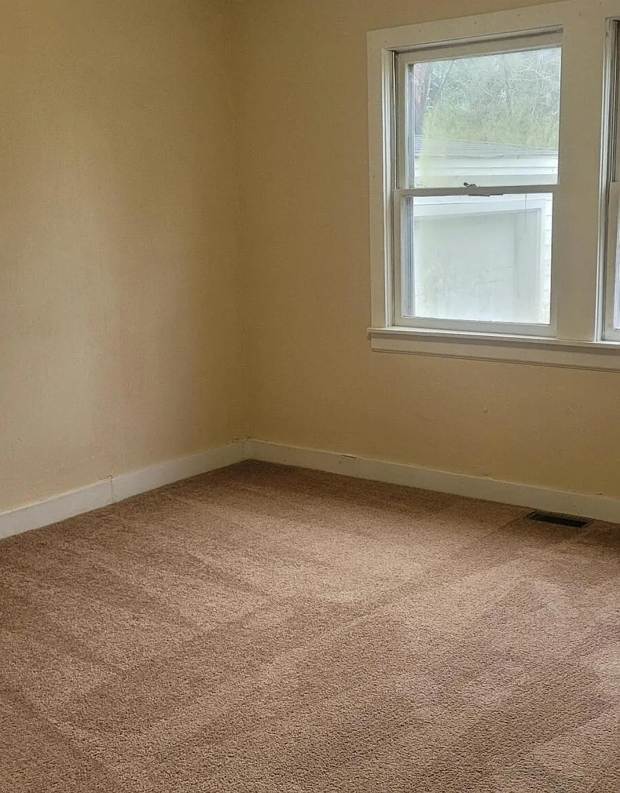3 bed, 1.0 bath, $1,395 — Photo 3