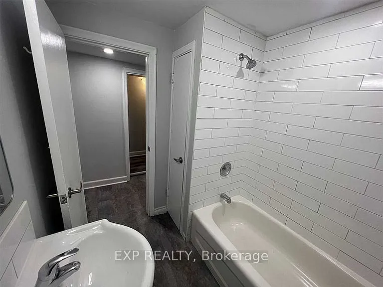 1 Henderson Ave #5 — Photo 7
