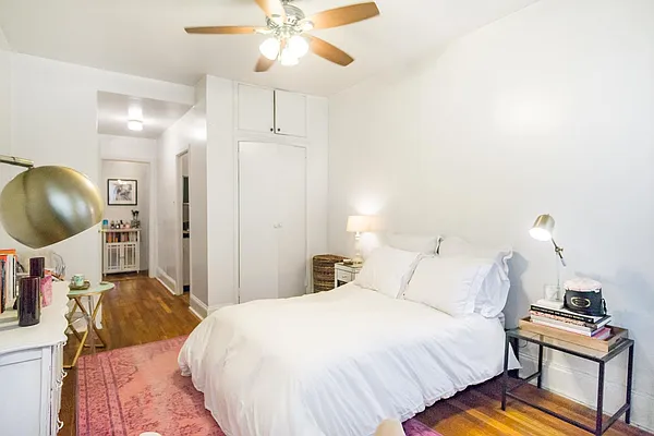 Rented by Century 21 Metropolitan | media 1