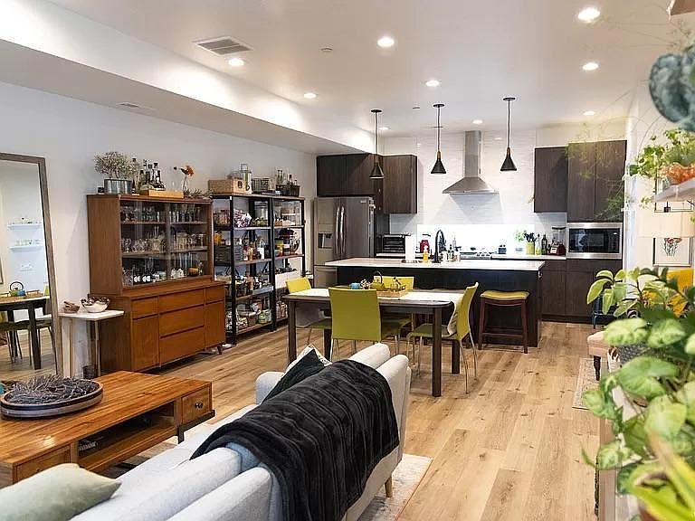 1st image of 225 W Lucy Ave #9