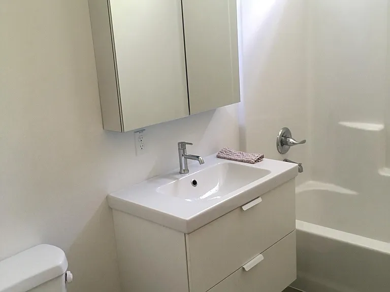 1908 E 21st St #2 — Photo 22