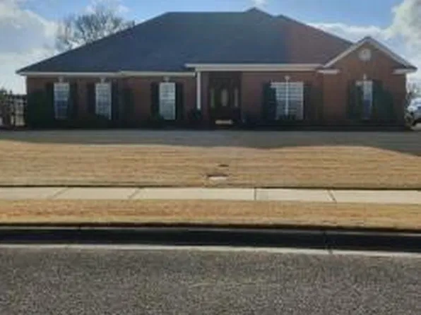 511 Jasmine Trl, Prattville, AL 36066