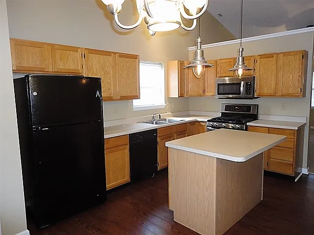 11277 Boston Way — Photo 2