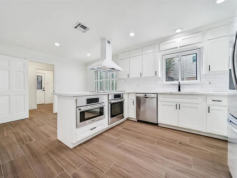 950 Del Norte St — Photo 17
