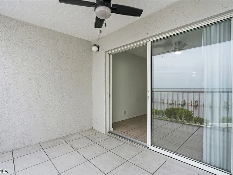 2885 Palm Beach Blvd #301 — Photo 17